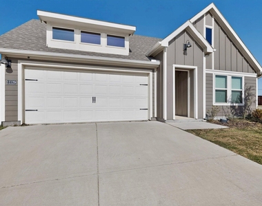 11129 Pond View Court - Photo Thumbnail 9