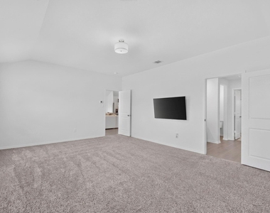 11129 Pond View Court - Photo Thumbnail 15