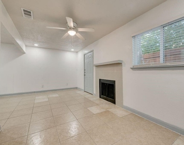 4620 San Jacinto - Photo Thumbnail 15