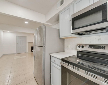 4620 San Jacinto - Photo Thumbnail 5