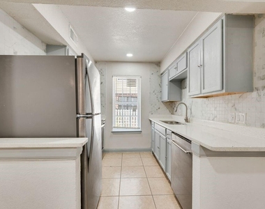 4620 San Jacinto - Photo Thumbnail 6