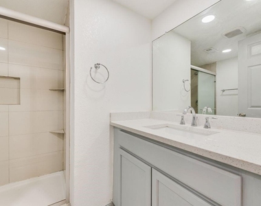 4620 San Jacinto - Photo Thumbnail 7