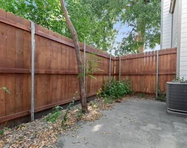 4620 San Jacinto - Photo Thumbnail 21