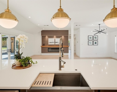 6331 Linden Lane - Photo Thumbnail 12