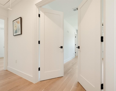 6331 Linden Lane - Photo Thumbnail 23