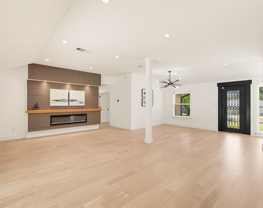 6331 Linden Lane - Photo Thumbnail 8