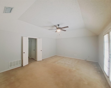 3917 Saint Christopher Lane - Photo Thumbnail 12