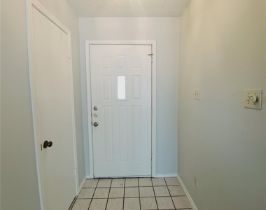 3917 Saint Christopher Lane - Photo Thumbnail 4