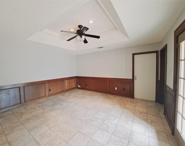 3917 Saint Christopher Lane - Photo Thumbnail 9