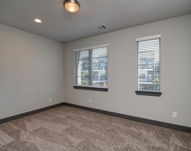 216 Wimberly Street - Photo Thumbnail 17
