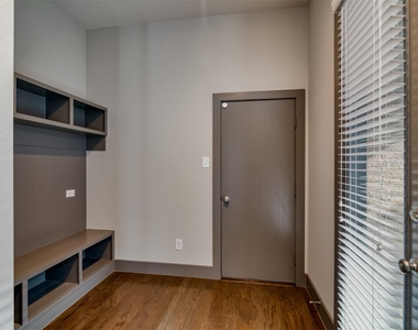 216 Wimberly Street - Photo Thumbnail 11