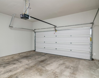 216 Wimberly Street - Photo Thumbnail 12