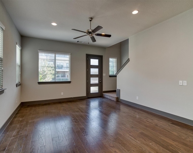 216 Wimberly Street - Photo Thumbnail 4