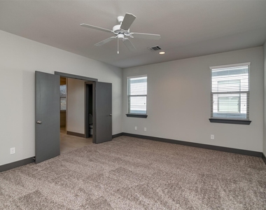 216 Wimberly Street - Photo Thumbnail 14