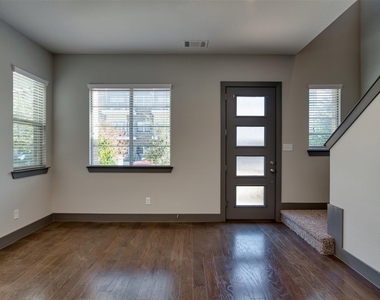 216 Wimberly Street - Photo Thumbnail 3
