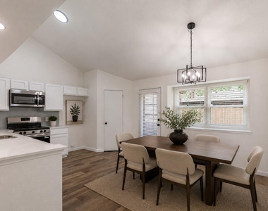 2429 Chestnut Way - Photo Thumbnail 5