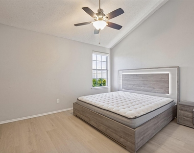 8400 Hickory Street - Photo Thumbnail 7