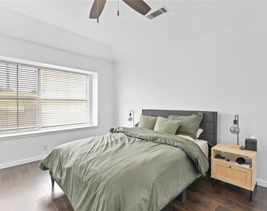 4100 Creekhollow Drive - Photo Thumbnail 10