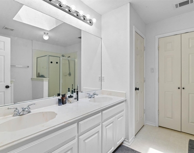 4100 Creekhollow Drive - Photo Thumbnail 12