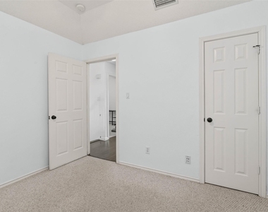 4100 Creekhollow Drive - Photo Thumbnail 15