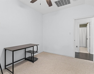 4100 Creekhollow Drive - Photo Thumbnail 18