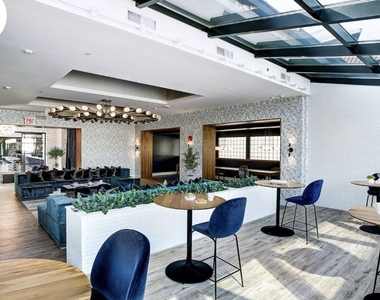 w 34th street 6th ave - Photo Thumbnail 6