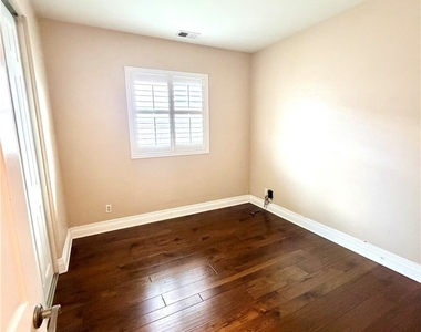 11853 Potomac Court - Photo Thumbnail 14