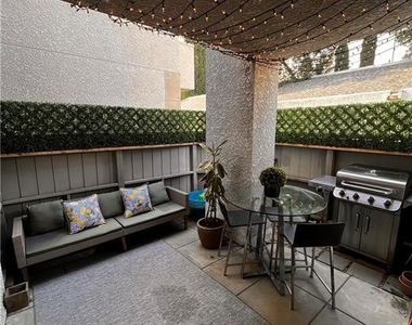 20155 Keswick Street - Photo Thumbnail 8