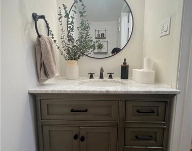 20155 Keswick Street - Photo Thumbnail 7