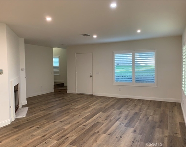 10226 Chaparral Way Unit B - Photo Thumbnail 1