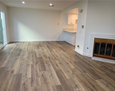 10226 Chaparral Way Unit B - Photo Thumbnail 2