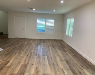 10226 Chaparral Way Unit B - Photo Thumbnail 4