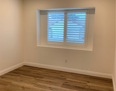 10226 Chaparral Way Unit B - Photo Thumbnail 7