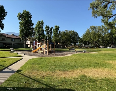 10226 Chaparral Way Unit B - Photo Thumbnail 17