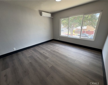 2001 E Wilshire Avenue - Photo Thumbnail 2