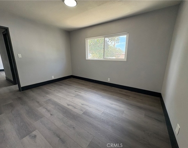 2001 E Wilshire Avenue - Photo Thumbnail 8
