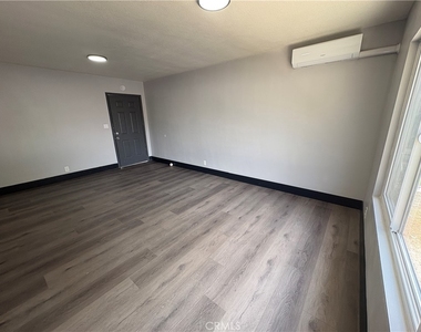 2001 E Wilshire Avenue - Photo Thumbnail 3