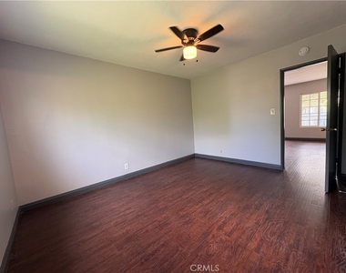 300 N Mountain View Place - Photo Thumbnail 7