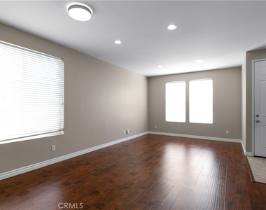 255 Roxanne Lane - Photo Thumbnail 15