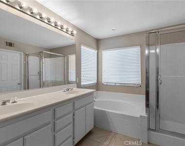 255 Roxanne Lane - Photo Thumbnail 11