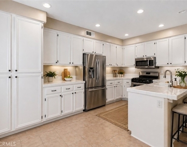 255 Roxanne Lane - Photo Thumbnail 8
