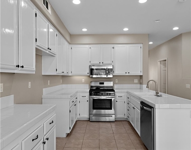 255 Roxanne Lane - Photo Thumbnail 18