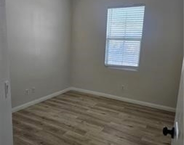 4206 Vahan Court - Photo Thumbnail 7
