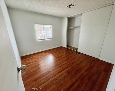 2121 E Avenue I - Photo Thumbnail 17