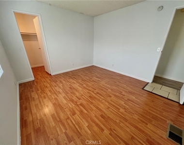 2121 E Avenue I - Photo Thumbnail 21