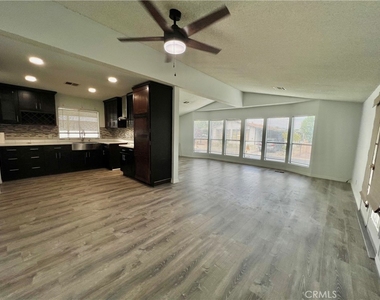 2121 E Avenue I - Photo Thumbnail 10