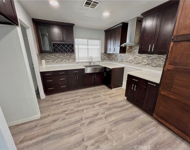 2121 E Avenue I - Photo Thumbnail 11