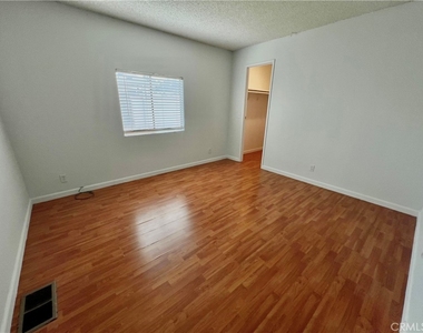 2121 E Avenue I - Photo Thumbnail 20