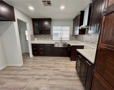 2121 E Avenue I - Photo Thumbnail 12