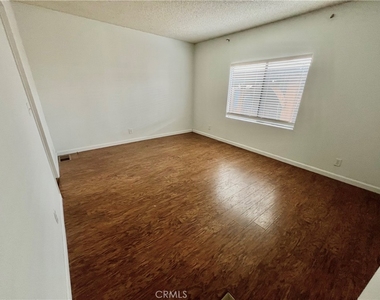2121 E Avenue I - Photo Thumbnail 22